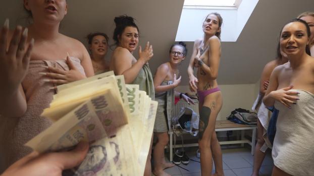 czechstreets e138 denise – part 2 watching girls taking shower – e138