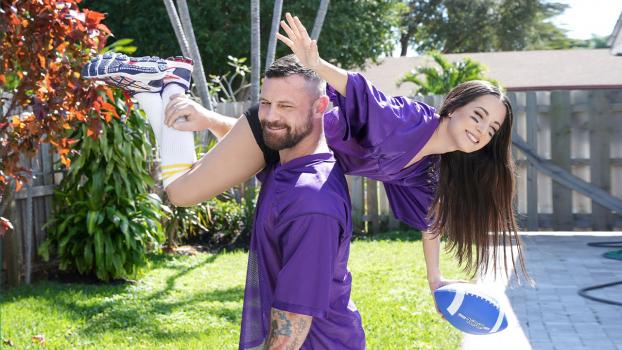 exxxtrasmall 22 02 17 freya von doom freyas halftime blow