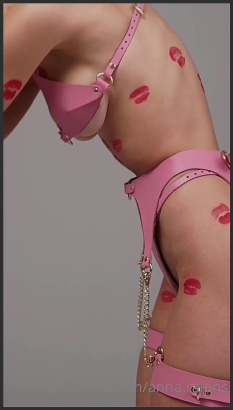anna ralphs shorts 2022 kissed all over