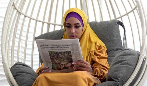 sexwithmuslims 23 10 13 luna black x tired wife in hijab gets sexual energy