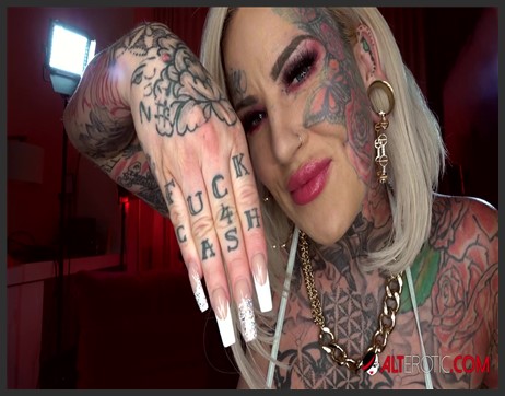 22 08 30 evilyn ink discusses her body mods and shows off her curves