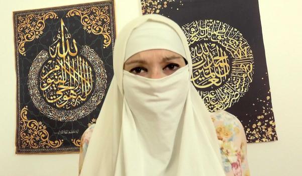 sexwithmuslims e232 babe in niqab pleases her husband