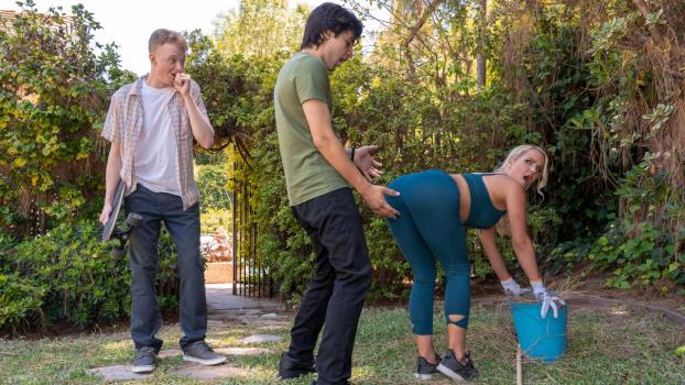 lilhumpers 2022 07 21 slimthick vic – lil humper gang finds a milf to fuck