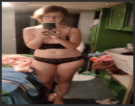 2023 submissiveplz mirror selfie striptease roleplay