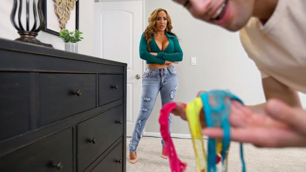 momsboytoy 2022 05 30 richelle ryan – mom’s panties