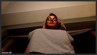 nikkisims 19 04 14 bounce full