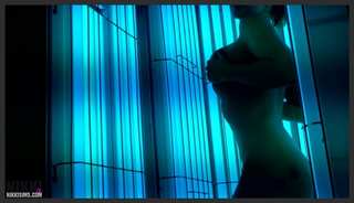 nikkisims 19 08 03 tanning original