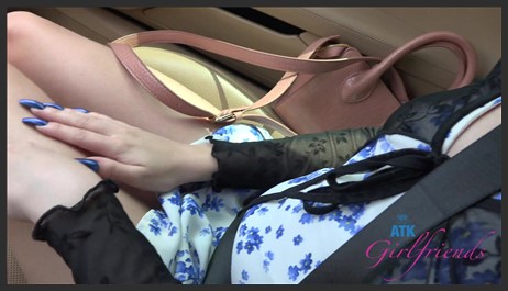 atkgirlfriends 24 06 09 serena hill carbon beach 1