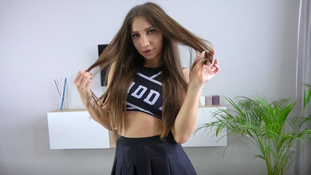 teamskeetxkrisskiss 07 11 2022 kriss kiss – hot cheerleader ass