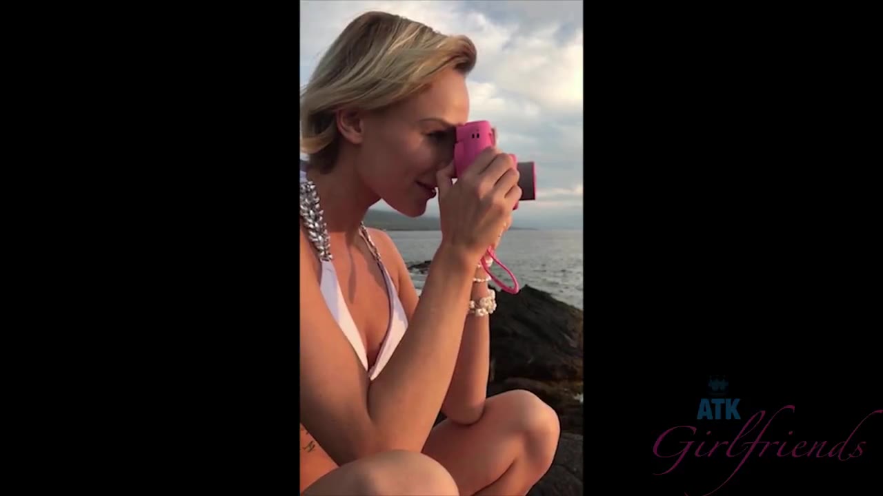atkgirlfriends 19 05 26 emma hix bts