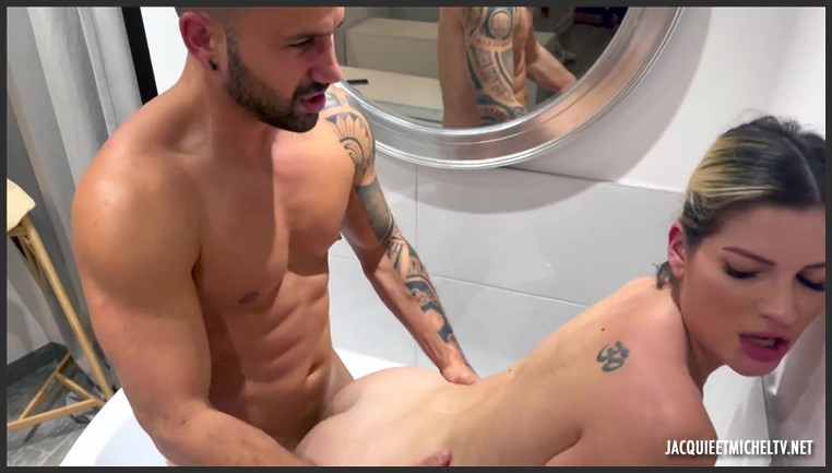 rose – rose enjoys a nice bath