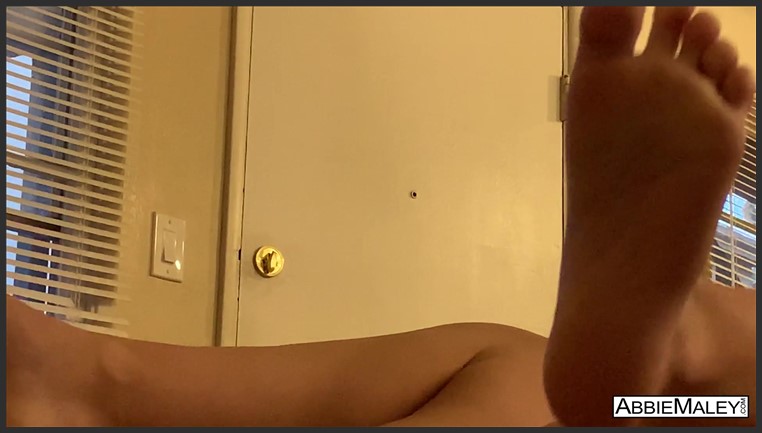 abbiemaley 23 03 28 sexy fitness slut makes a sex tape without ending