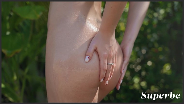 superbe 22 12 28 irina sivalna island escape