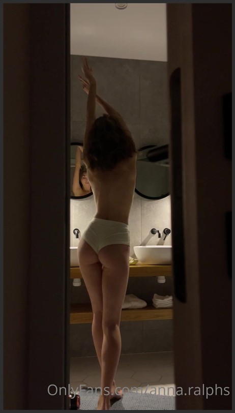 anna ralphs shorts 2022 a little strip tease before going to the shower