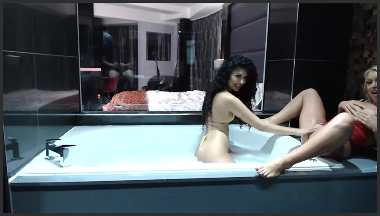 elle brooke and mariana maya gg scene