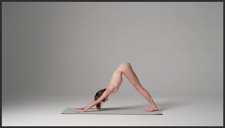 hegre 22 02 22 hannah naked yoga