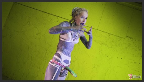 z-filmz 24 10 03 anuskatzz strap on