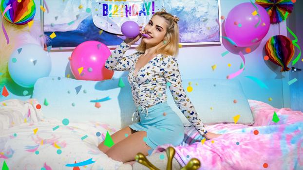 exxxtrasmall 2022 08 25 chanel camryn early to the party