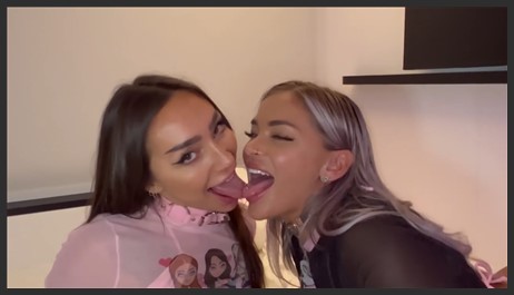 sisi rose squirts in hayley davies mouth