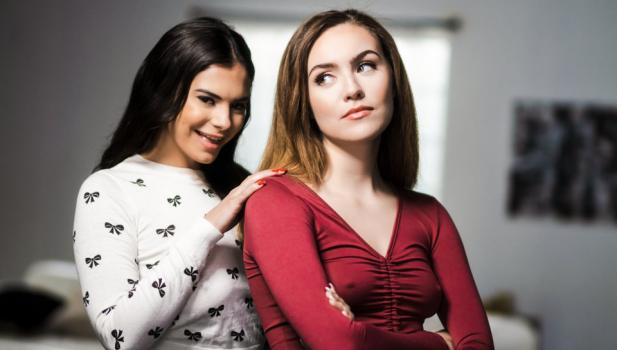 webyoung 22 03 11 freya parker, violet starr – scrambled seduction