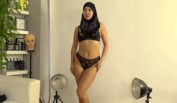 sexwithmuslims 25 04 18 lady dee bitch in hijab wants some photos from horny photographer czech