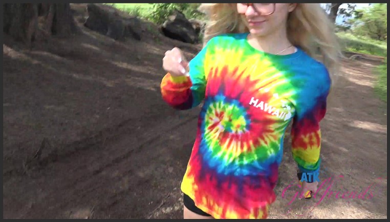 atkgirlfriends 05 04 2023 riley star maui 5