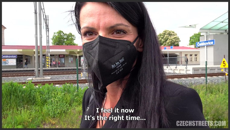 czechstreets milf walking on public with vibrator
