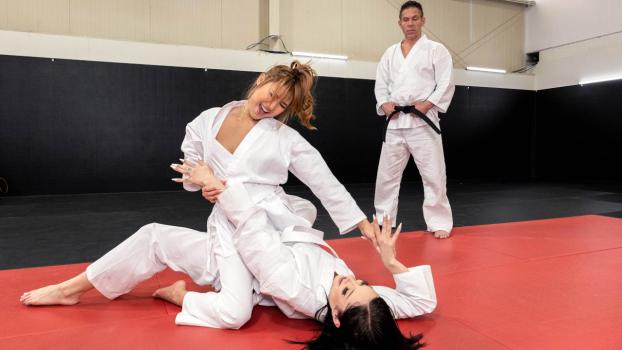 brazzersexxtra 31 01 2024 jazmin luv and mina luxx dojo pussy slam