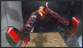 nikkisims 14 11 14 big boots