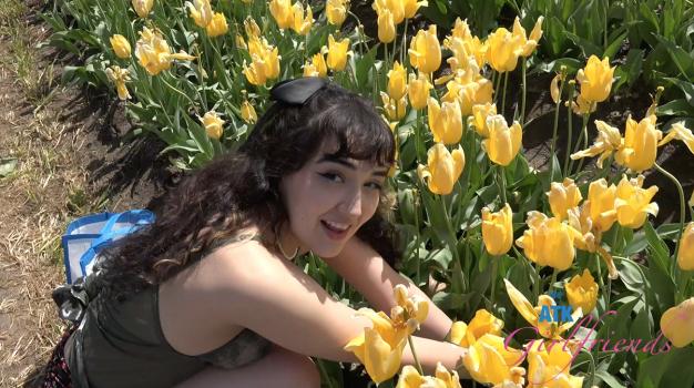 atkgirlfriends 24 03 27 zoey jpeg farm date 1