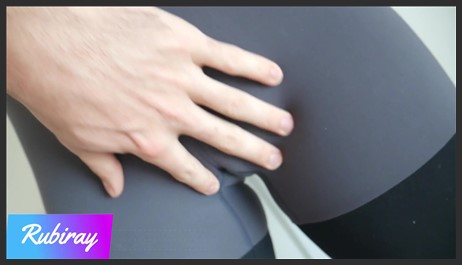 fitness babe makes me cum in her panties and pull them in her yoga leggings