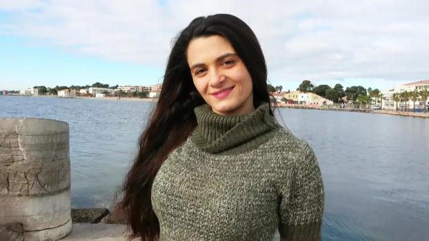 jacquieetmicheltv 07 11 2022 marina 28 years old looking for warmth