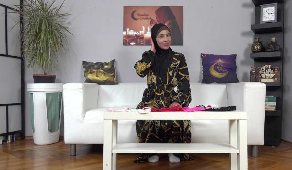 sexwithmuslims 24 11 29 rouss black she gave him a fashion show in underwear and hijab