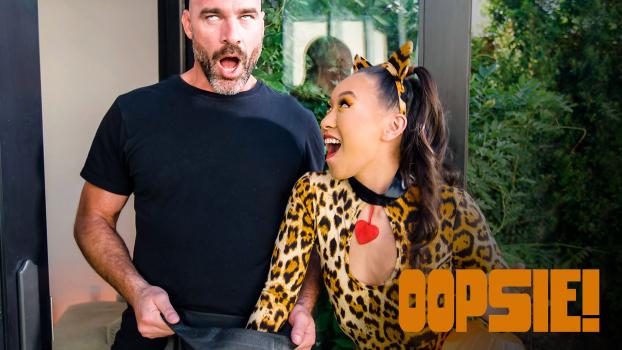 oopsie 2022 10 18 kimmy kimm dick or treat