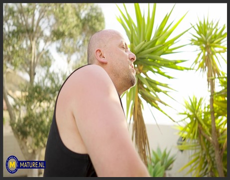 maturenl 23 10 25 sper marie you want to smell my mature pussy