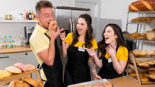 brazzersexxtra 2022 05 20 maddy may, lily lou – biz up front party in the back