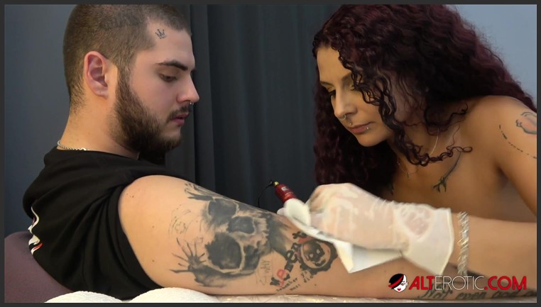 19 01 18 mara martinez tattooing and giving a blowjob