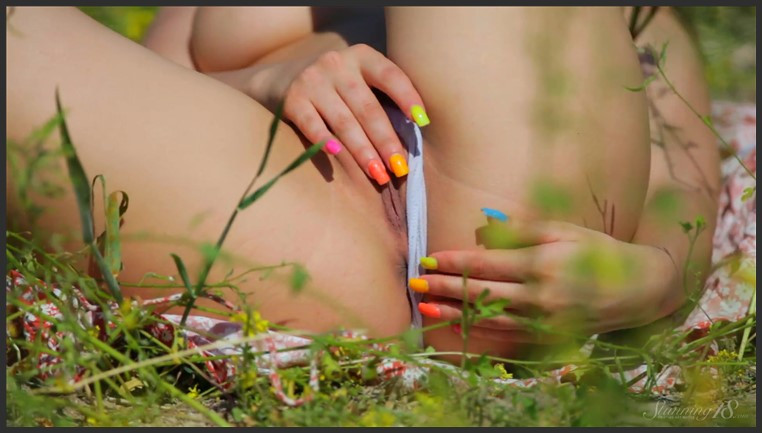 stunning18 23 07 31 sumiko on the meadow in summer