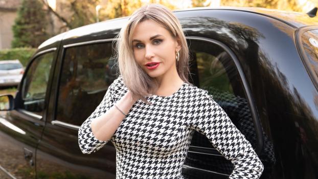 faketaxi 25 04 05 laura crystal my nearly step mom