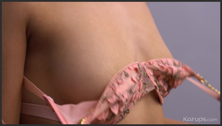 karupspc 23 02 18 lola heart lola in lingerie