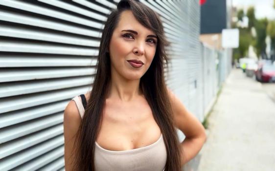 putalocura 24 12 19 chloee a distrustful spanish woman spanish