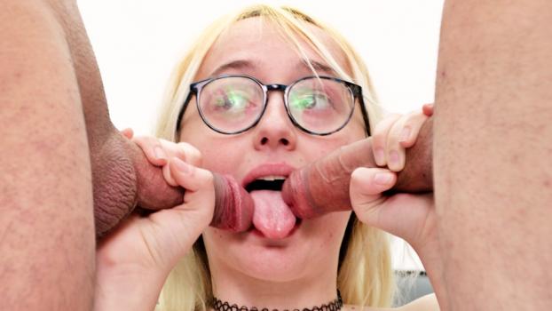 putalocura 31 03 2023 eme jota cumshot to the freaky blonde