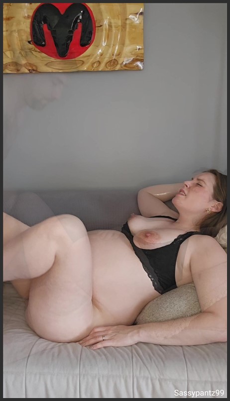 23 10 23 sassy pantz labor bump job fuck and belly cumshot