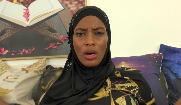 sexwithmuslims e266 samantha cruuz sucking the hard dick instead of vacuuming the floor