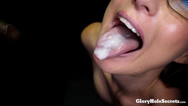 gloryholesecrets 21 09 10 ophelia kaan first glory hole