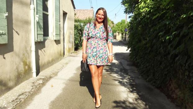 34 years old shows us her sacred character french – mila