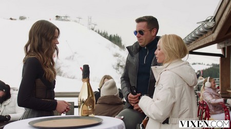 Vixen 25 12 18 Hope Heaven And Kelly Collins