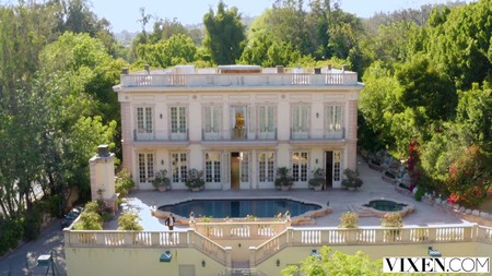 Vixen 19 05 24 Sophie Dee XXX 1080p MP4-KTR