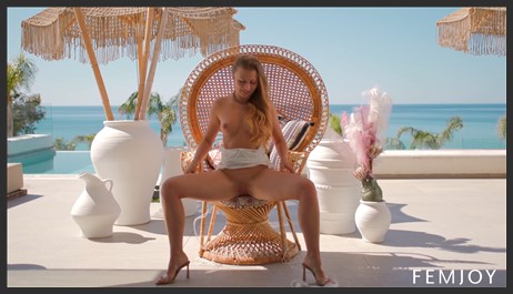 FemJoy 25 12 20 Liza Dawn White Gloves