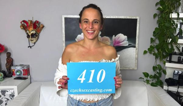 CzechSexCasting E410 Reina Ross She wanted to take a picture, but she got a hard cock CZECH